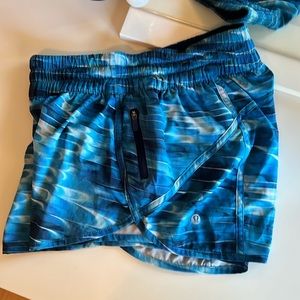 Lululemon Women’s Size 6 Tracker Shorts